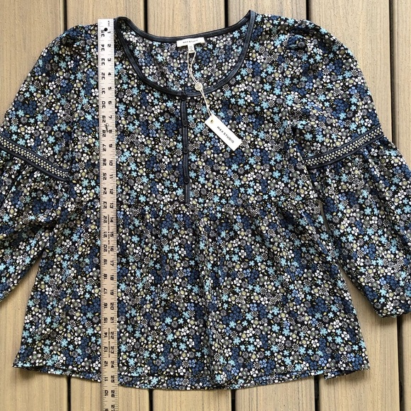 NWT Max Studio Floral Patterned Lightweight Fabric Long Sleeve Blouse Size M - Picture 6 of 7